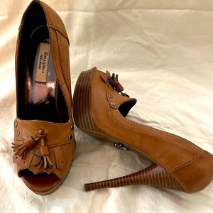Simply Vera Vera Wang Tan Tassel Peep-Toe Platform Heels